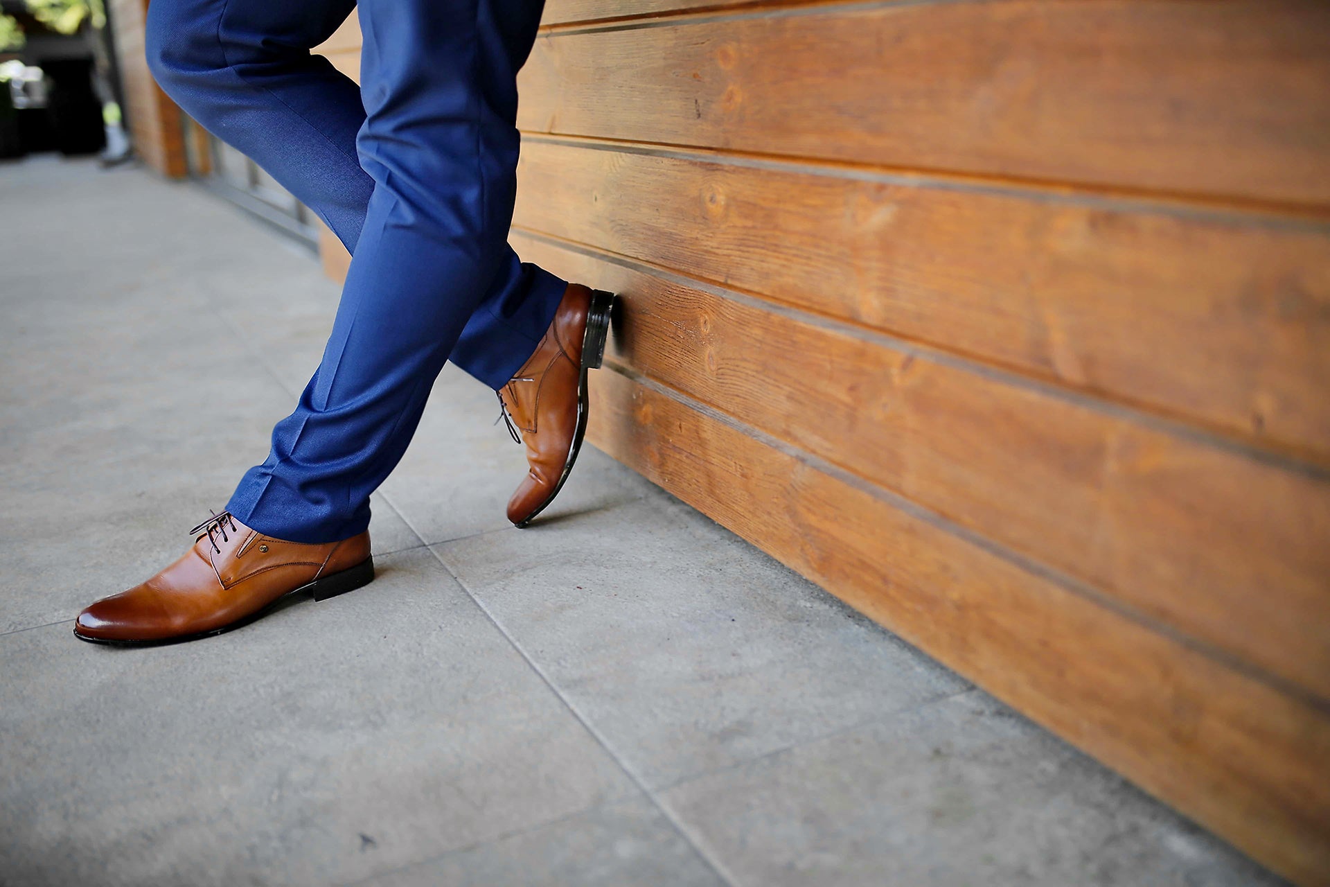 what-color-dress-shirt-goes-with-navy-pants-elegant-men-s-attire