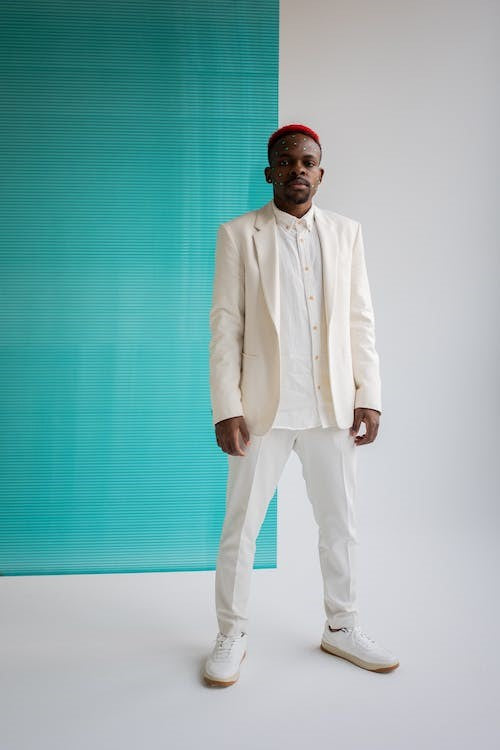 How to Wear a White Suit?