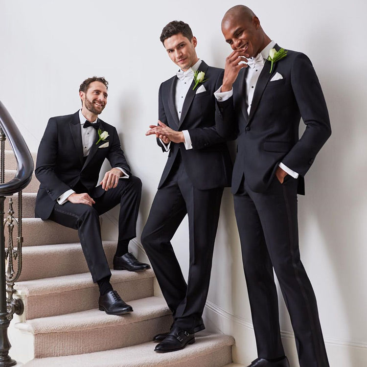What's the recommended attire for a prom tuxedo?