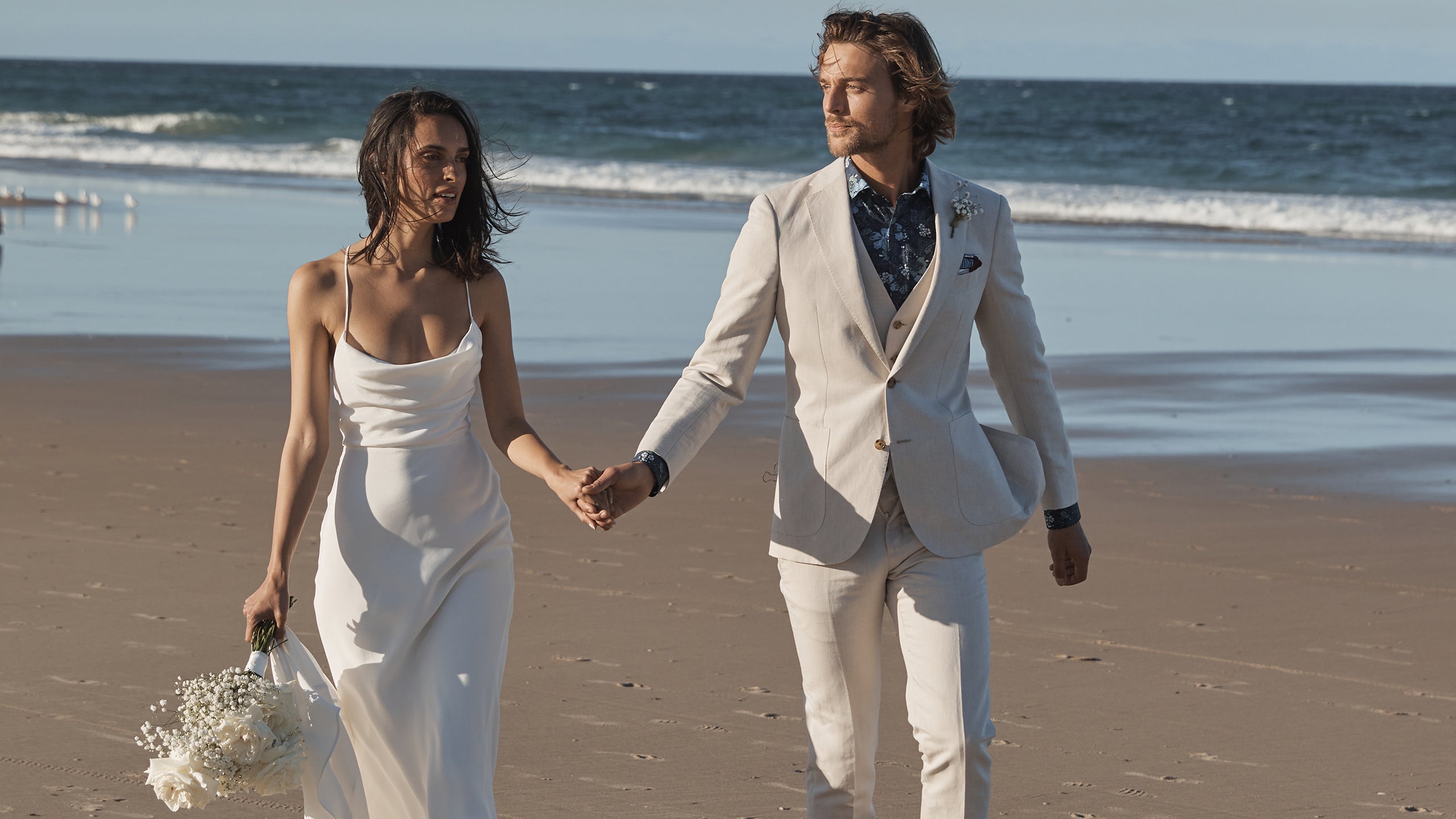 Can I wear a linen suit to a beach wedding?